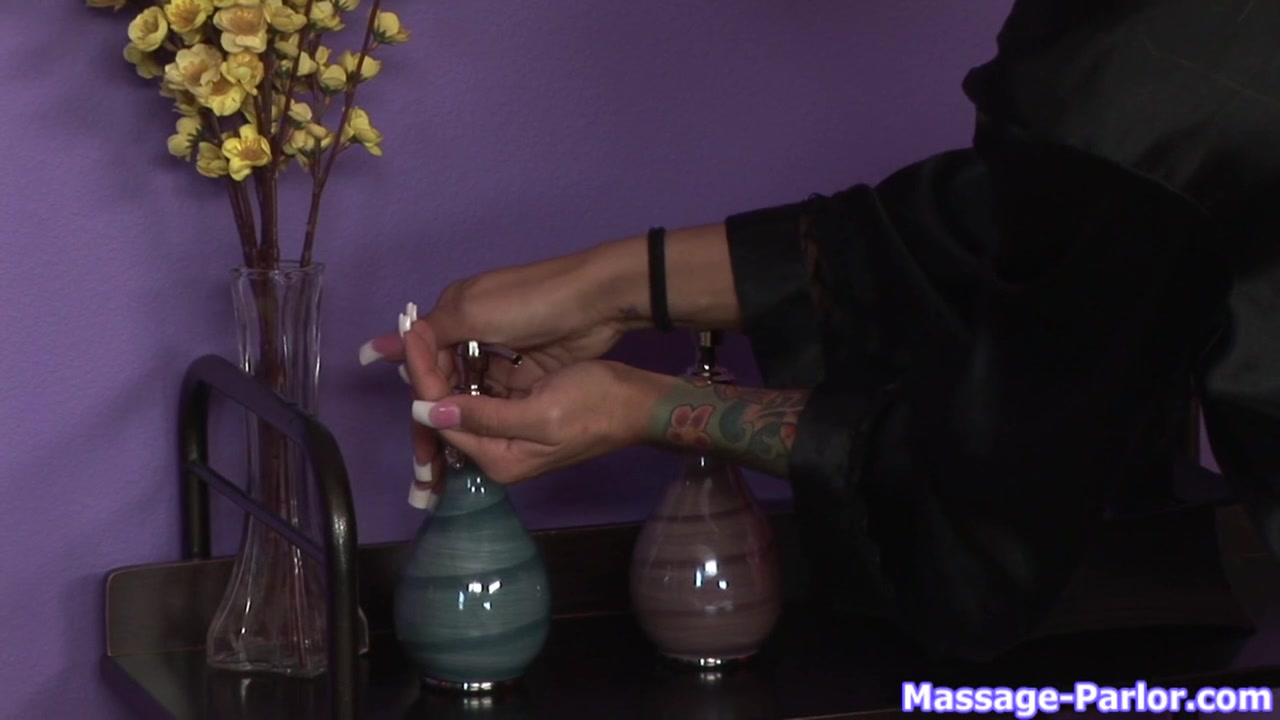 Massage-Parlor: Barely Legal Lover