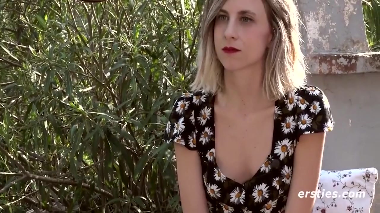 Cintia Fingers Herself Outside 5 Min With Cintia Shapiro