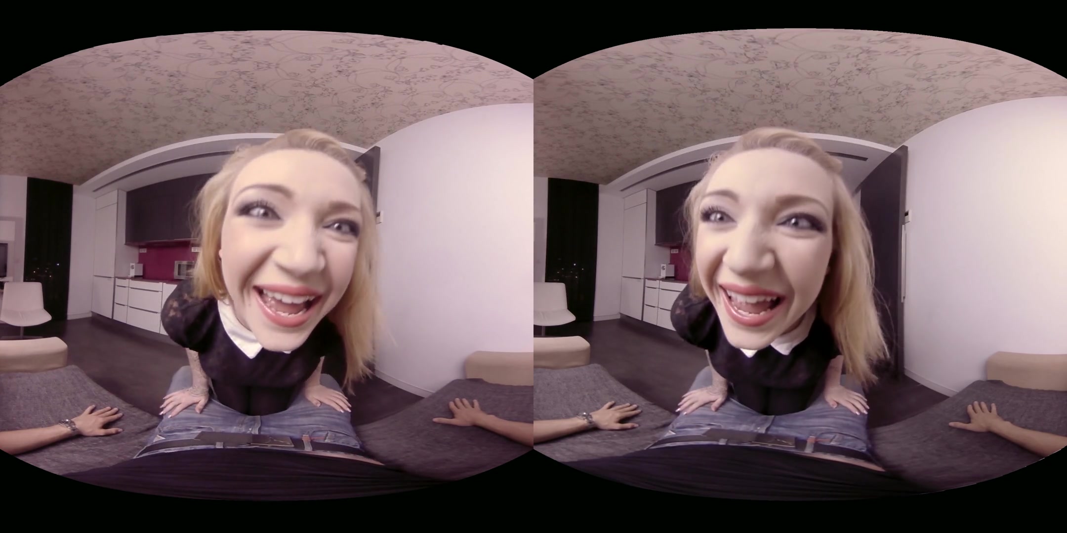 Lynna Nilsson & Harmony Reigns in Halloween Special - VirtualRealPorn