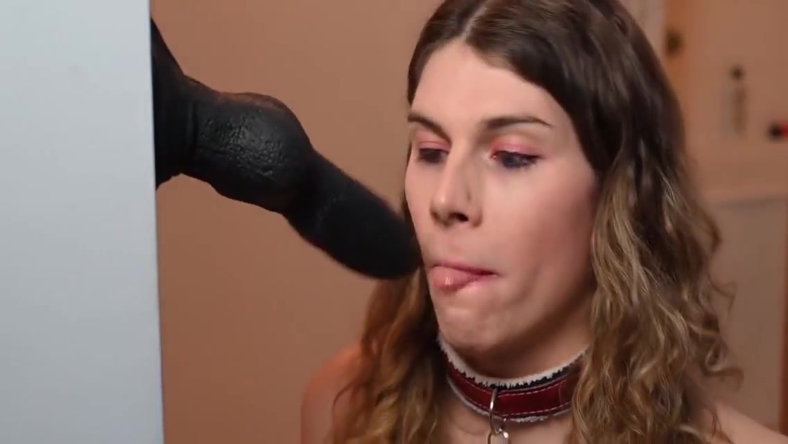 Zeta Paws Dildo Deepthroat 4 Min