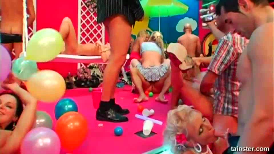 Bi sex dolls gets fucked in the club
