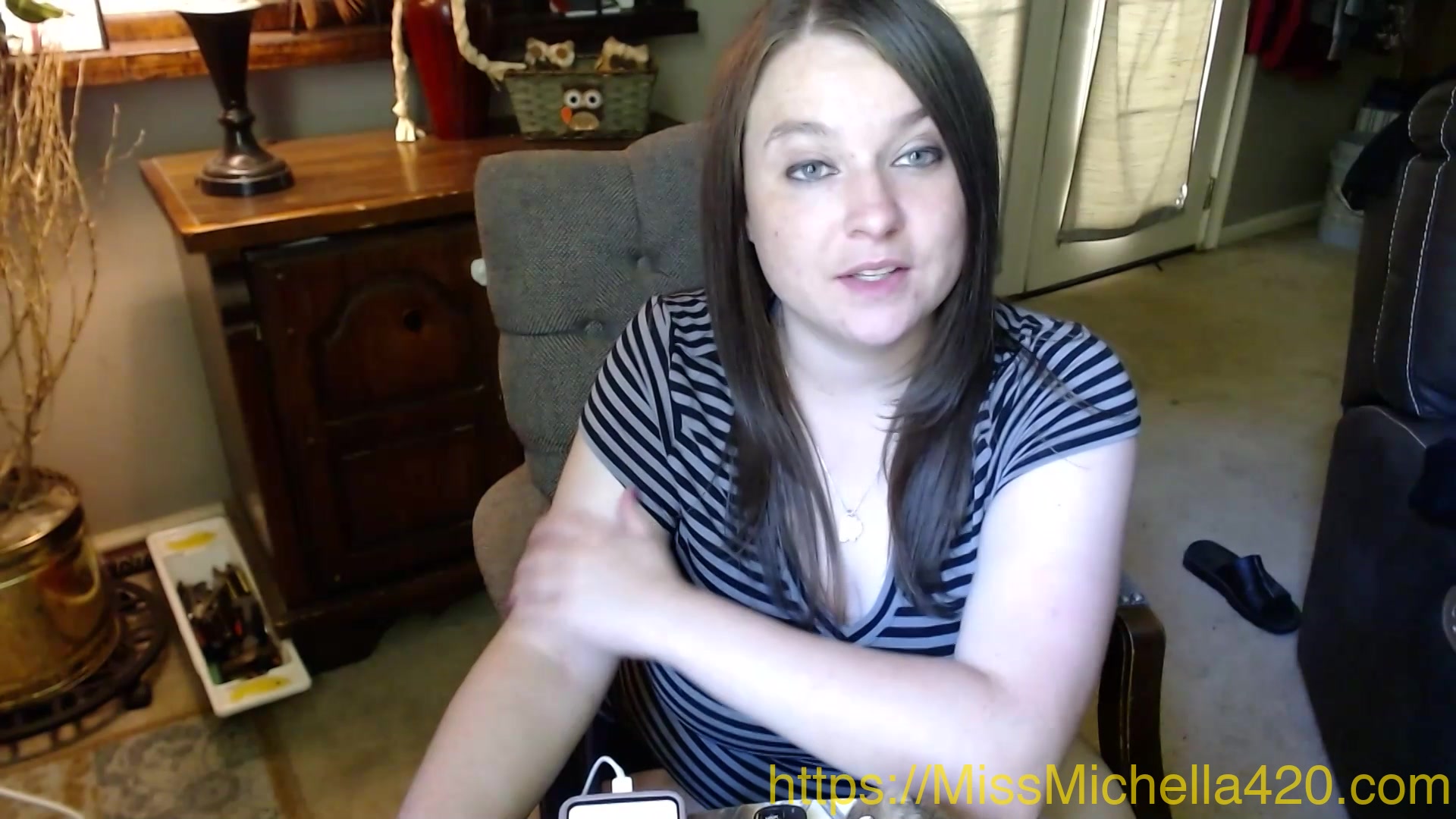Mistress Loves Using Her Body To Make Sure That Her Beta Bitches Know That They Are Weak And Inferior To Her Always - Missmichella420