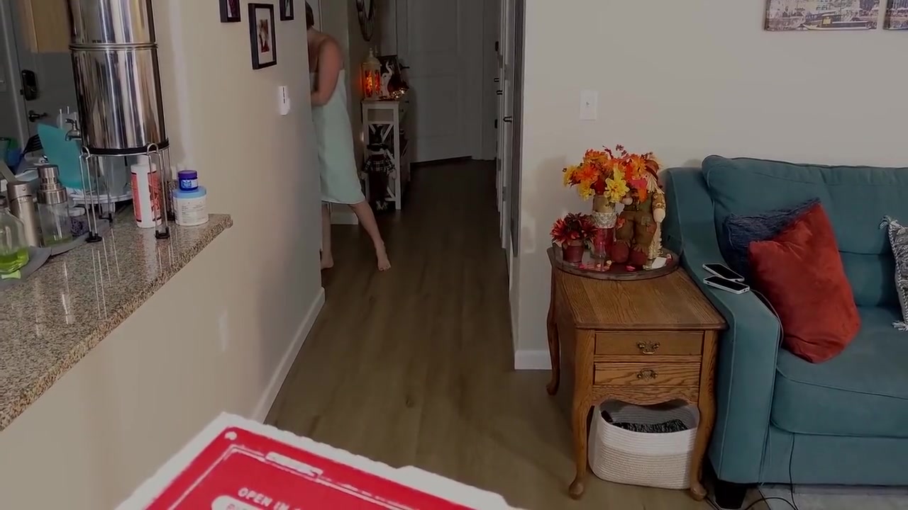 Sucking Off Pizza Delivery Guy