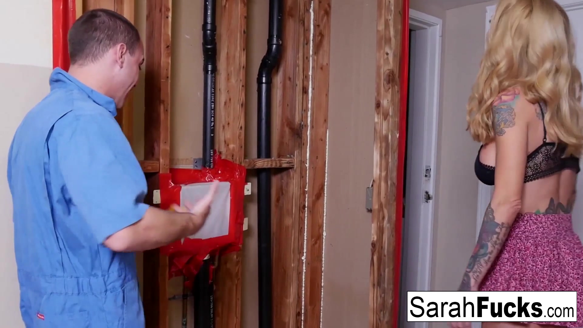 Sarah Jessie in Sexy Milf Sarah Pays Her Plumber With Her Tight Pussy - SarahJessie