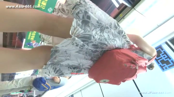 peeping chinese amateur upskirt.***