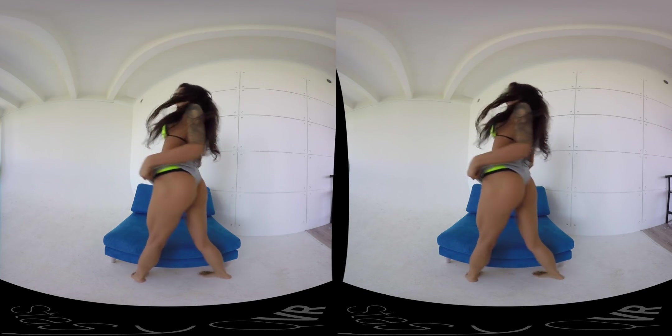 SunnyQ in Vacationing Hottie Ends Up Naked - StasyQVR