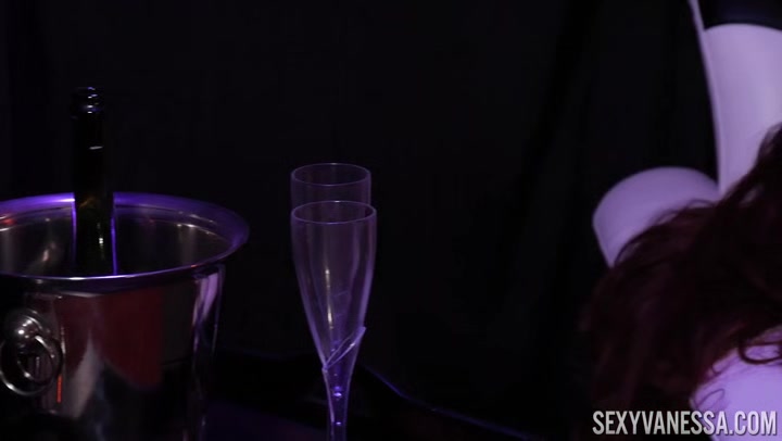 Sexy Vanessa in Sex Stripper Mindi Mink Clip#2