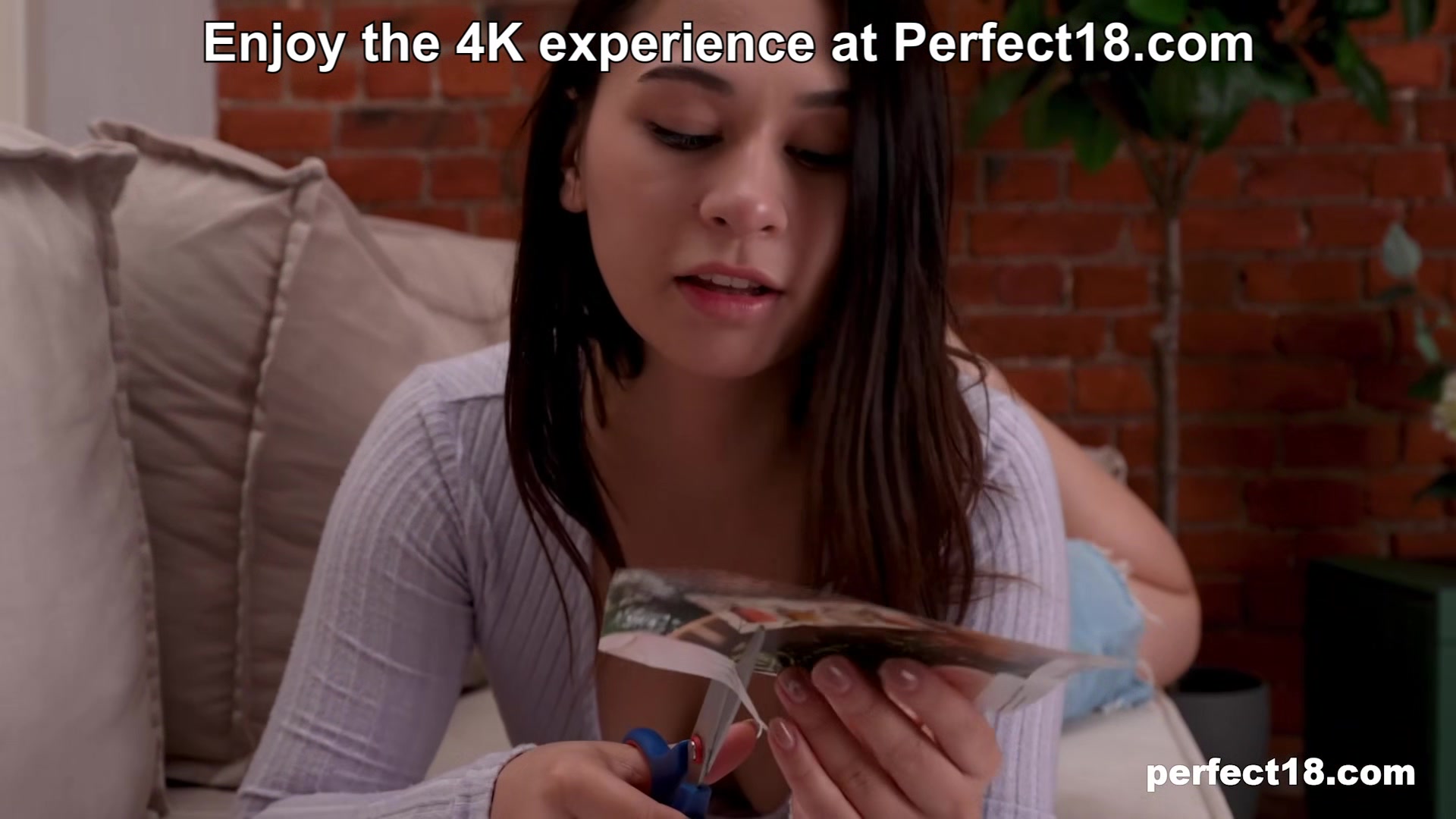 Artsy and Horny 18yo Roxy Muray for Perfect18