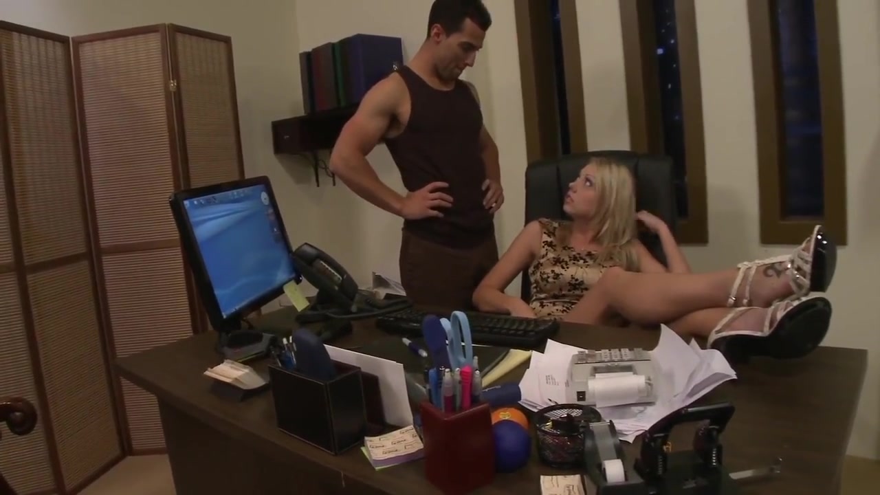 An Uninhibited Woman With Light Hair Gets Her With Mikey Butders And Shawna Lenee