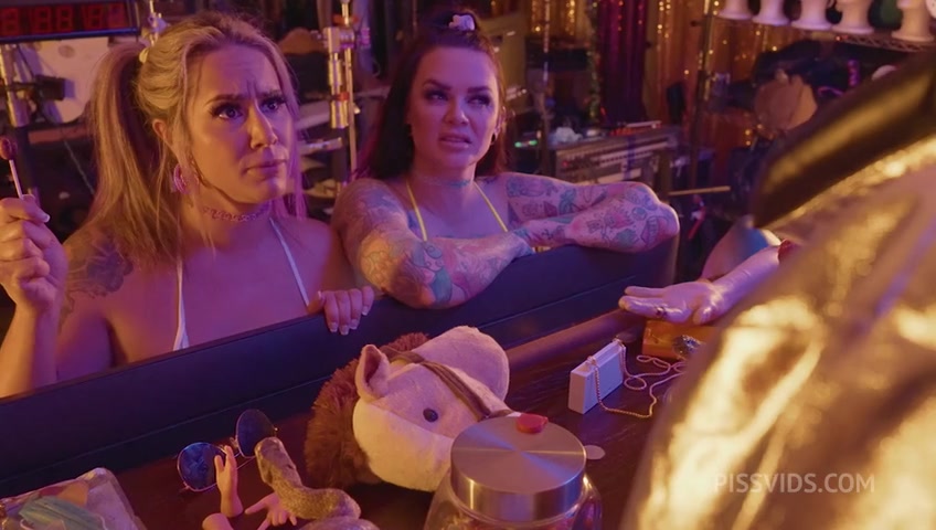 Bimbo Sluts Fuck and Squirt in the Arcade - PissVids