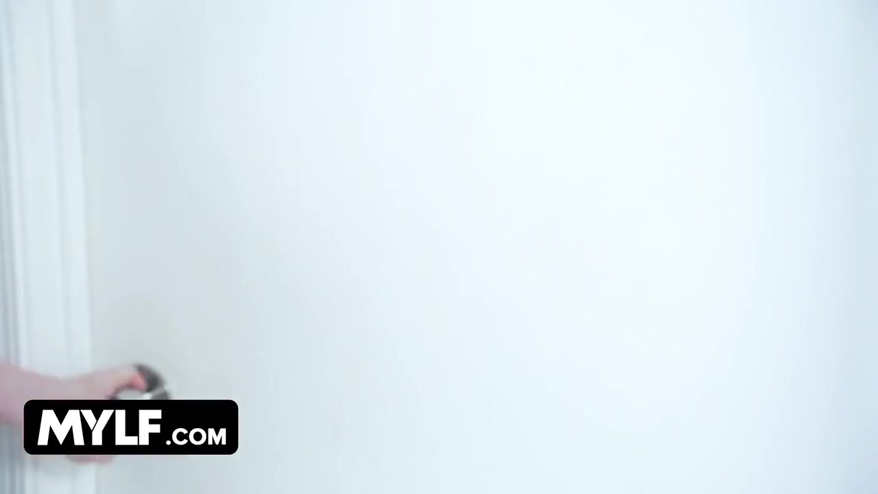 Juicy Assed Milf Gets Filled With Step Sons Huge Load Of Cum With Sydney Paige
