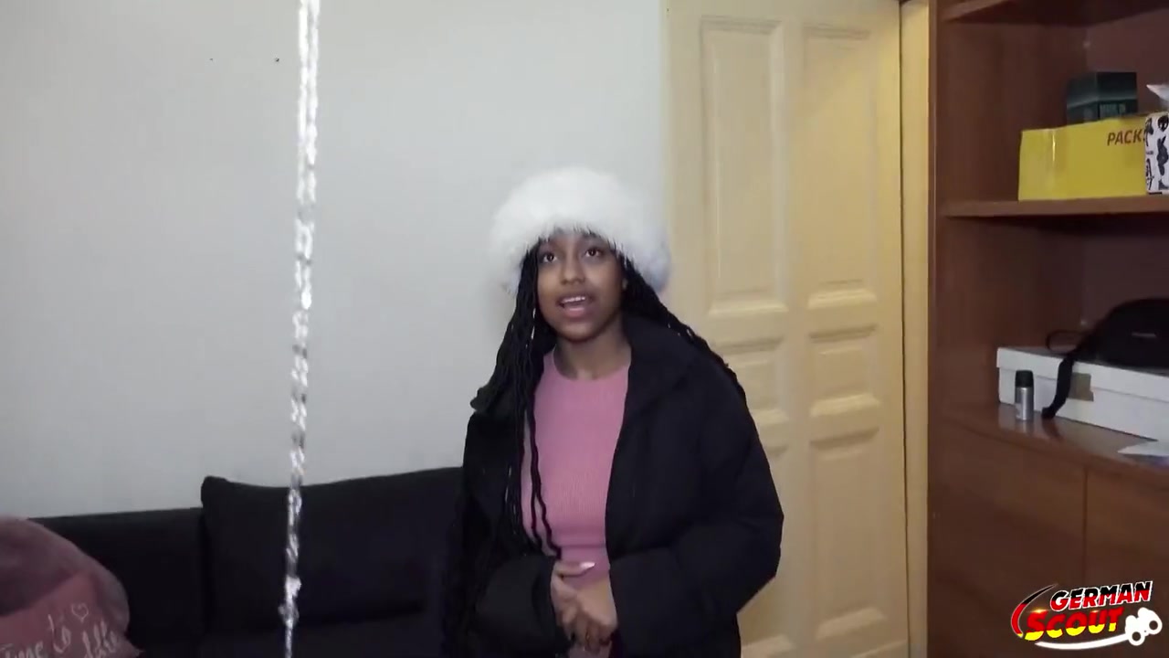 Vicky Black And Vicky Menage - No Condom Anal Sex At Pick Up Casting For Black Girl