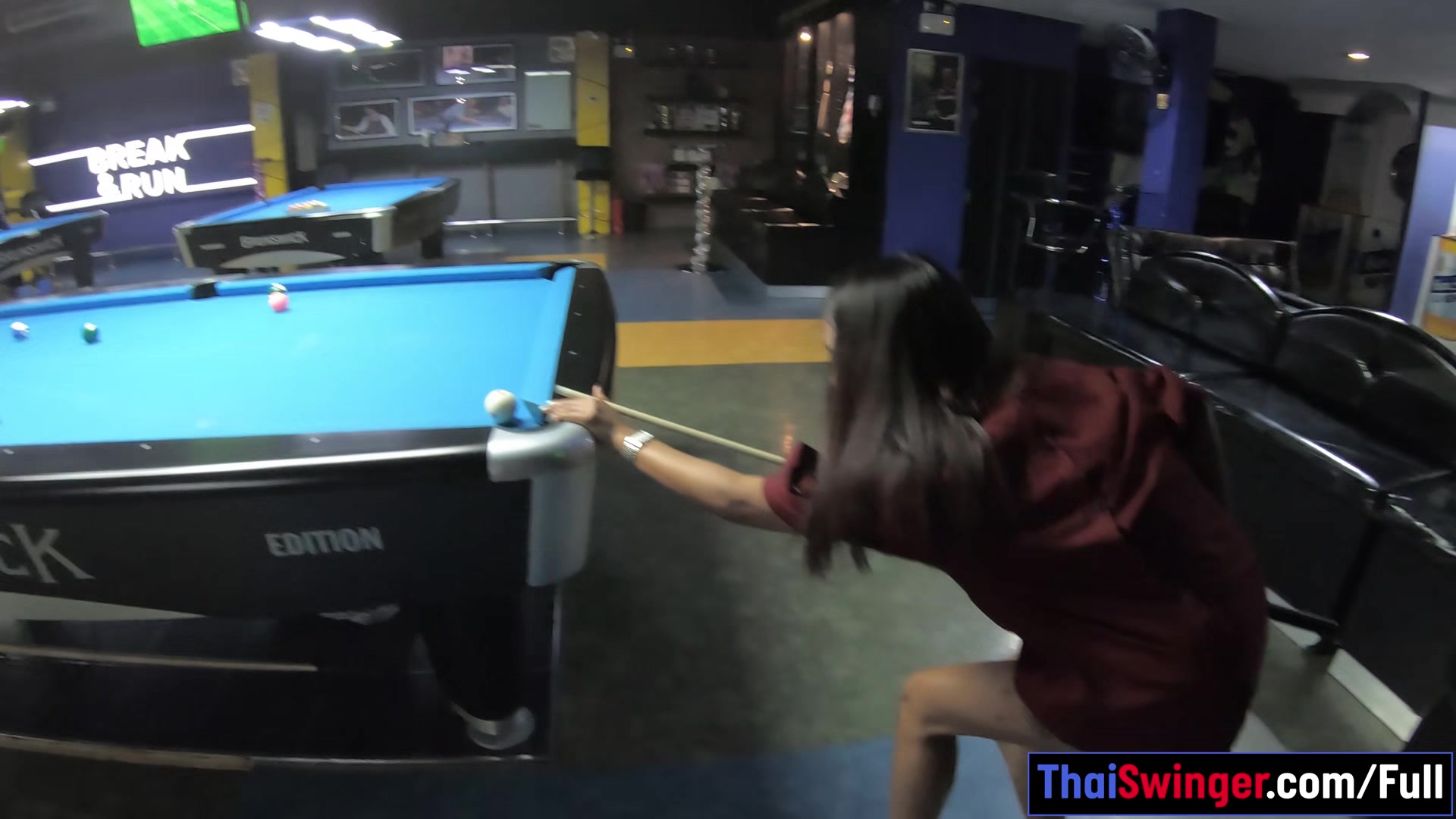 Perfect ass Thai bargirl has a massage blowjob for her customer
