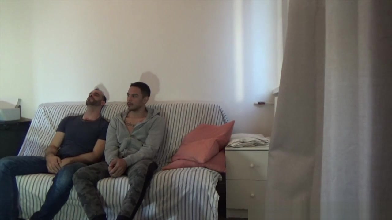 Latino slut Apollo fucked bareback by top Arab discret - InterracialBarebackSex