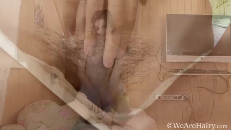 Lady Phanthom awakens in bed to masturbate - WeAreHairy