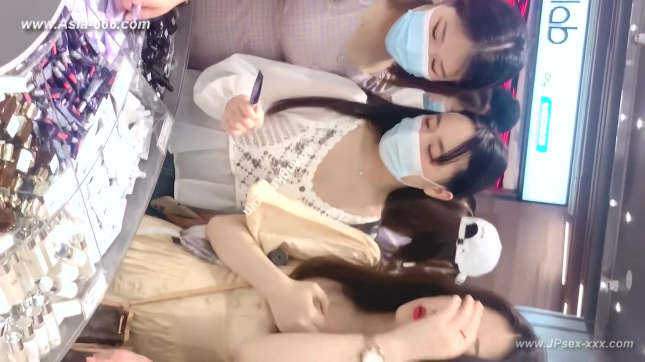 peeping chinese amateur upskirt.113