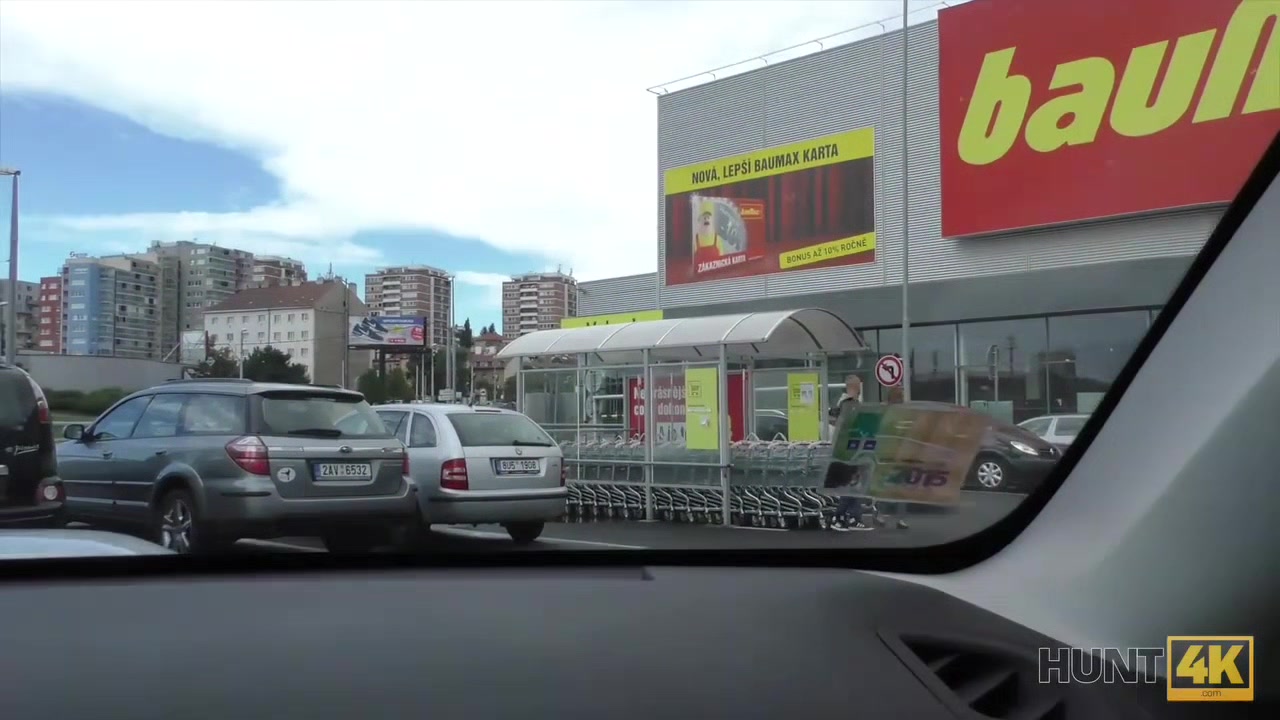 HUNT4K. Finally hunter performs successful pickup at shopping center