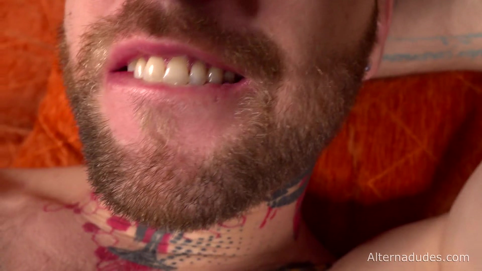 Tatted Skater Makes A Mess
