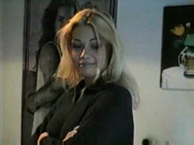 Blonde hot chick is willing to show us her beautiful whole body
