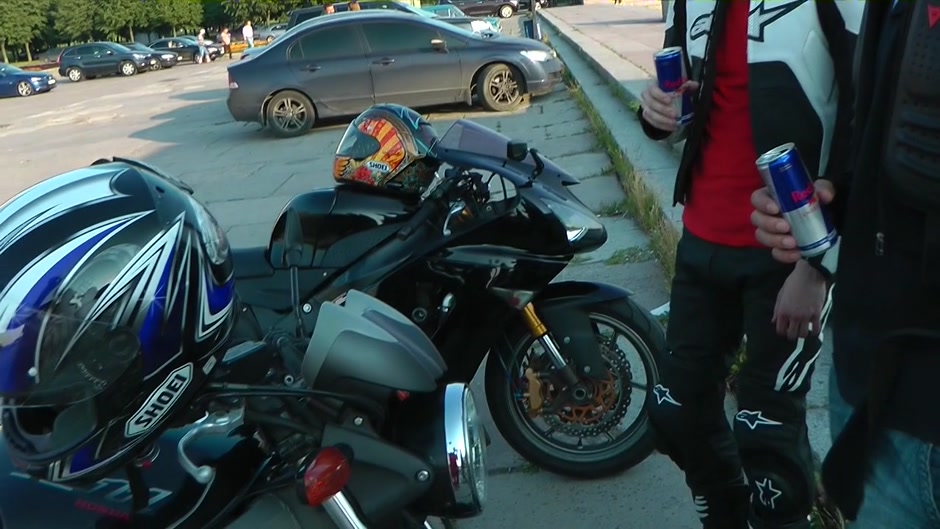 Nasty slut giving bj and fucking in public