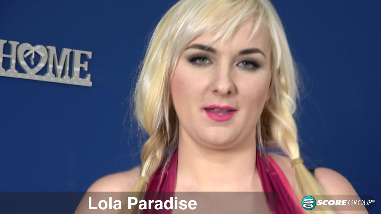 Lola Paradise Does Tits & Tugs For The First Time