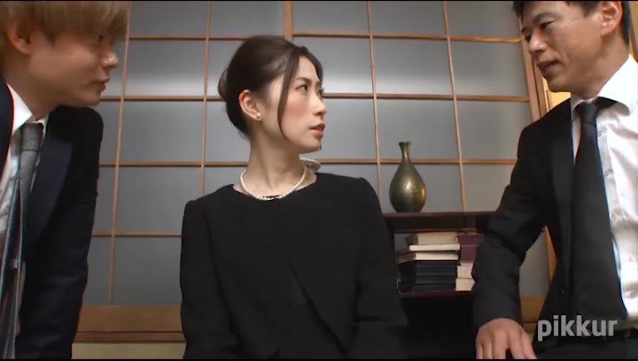 Yui Shinjo Widow Who Felt The Pleasure Of Inserting Two Holes At The Same Time