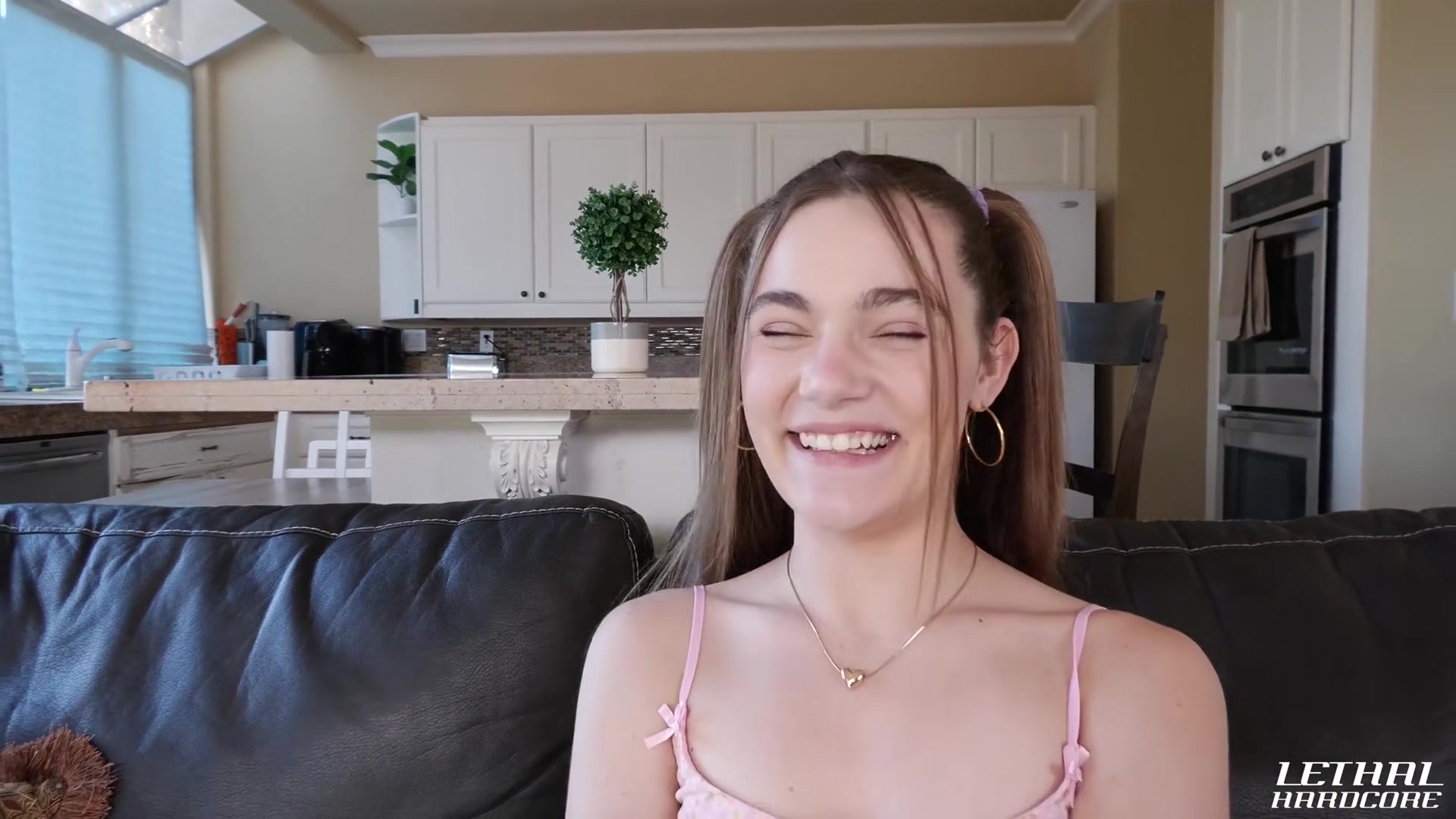 Juniper Ren Shows Off Her Sweet Fresh Puss Puss