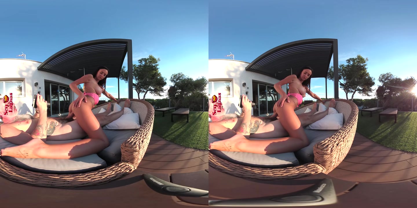 Sunset With A Busty Latina Photoshoot BTS - perVRt