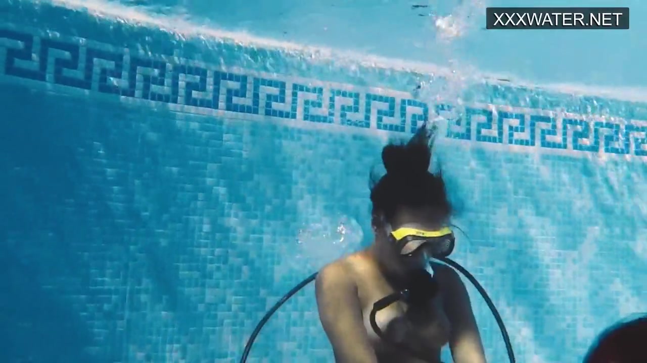 Girls Underwater Having Hardcore Sex With Polina Rucheyok
