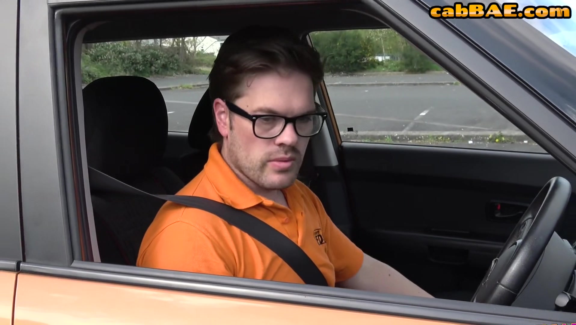 Cumthirsty hot bae cockriding guy in car