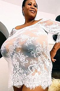 Busty Pam