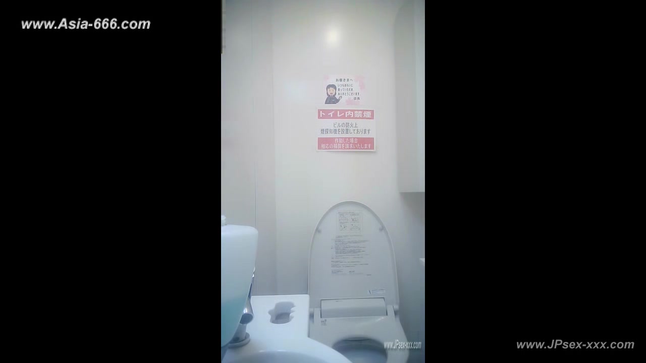 peeping asian office lady go to toilet.7