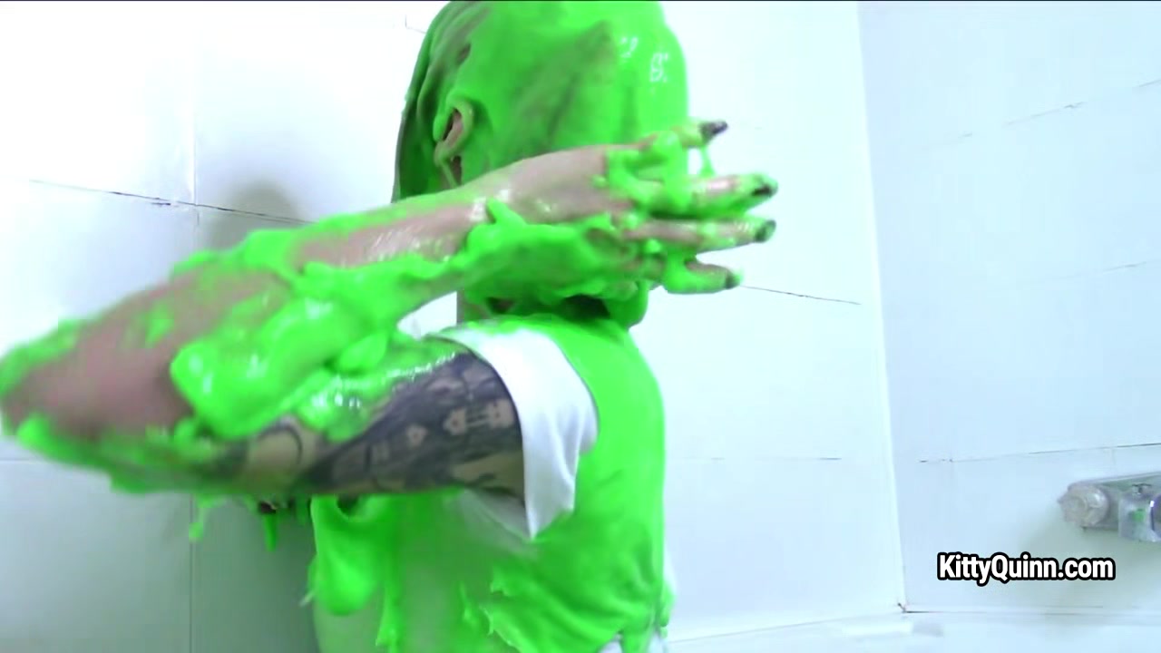 KittyQuinn - Behind The Scenes Slime Shoot