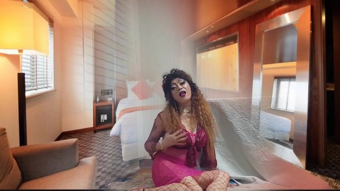 sissy niclo sexy makeup in hotel masturbation
