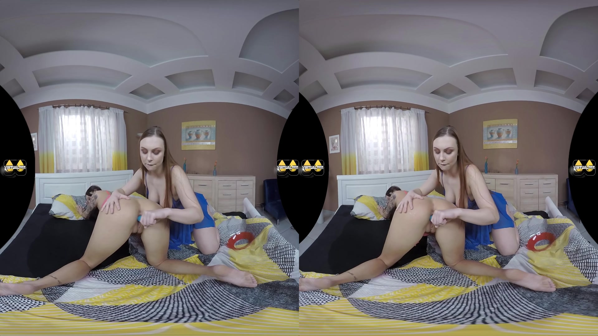 VR Vixens - VirtualPee