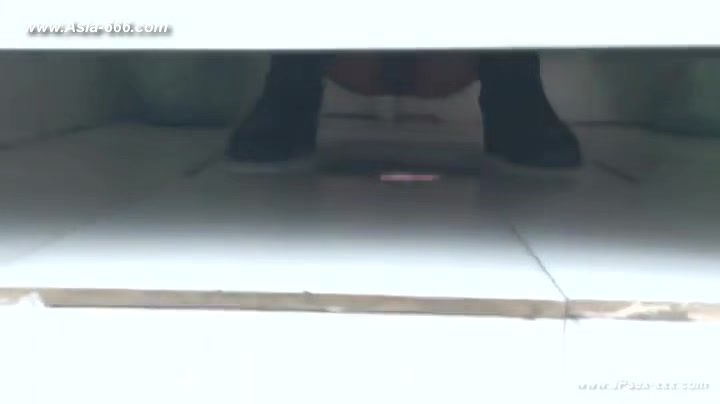 chinese girls go to toilet.145