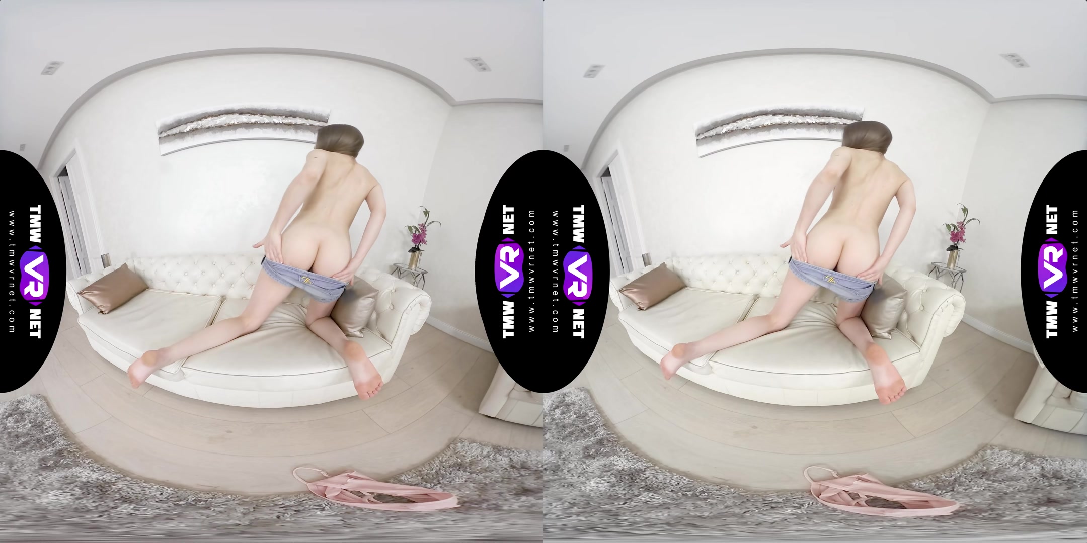 Playful Babe Undresses To Cool Down - TmwVRNet