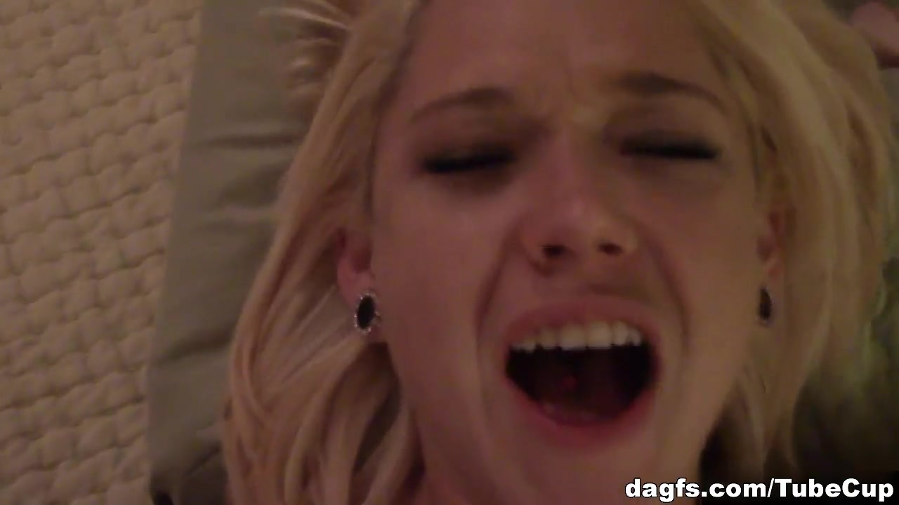 Blonde Girlfriend In Amateur POV Sex Tape