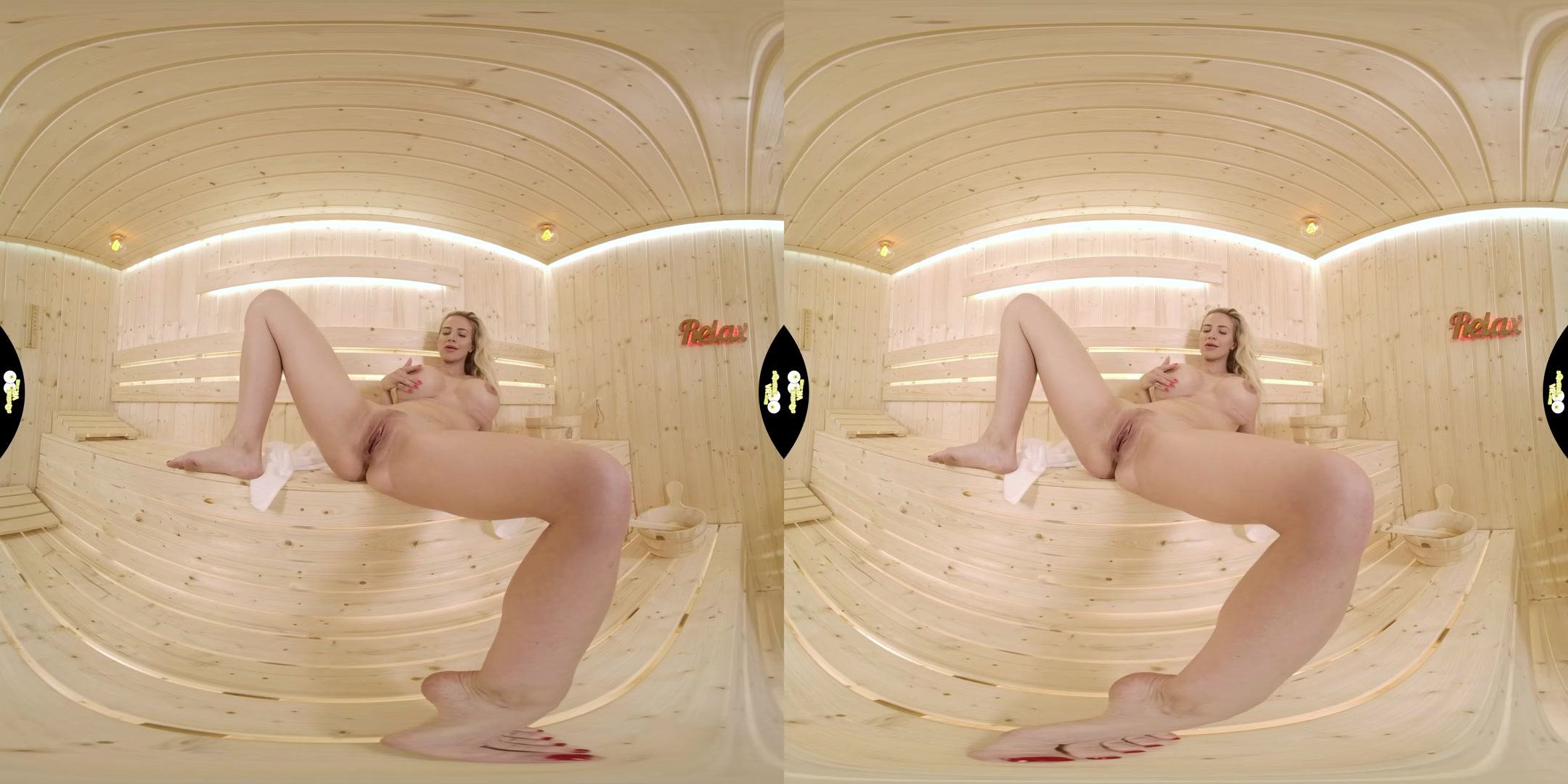 Play in Sauna - SqueezeVR