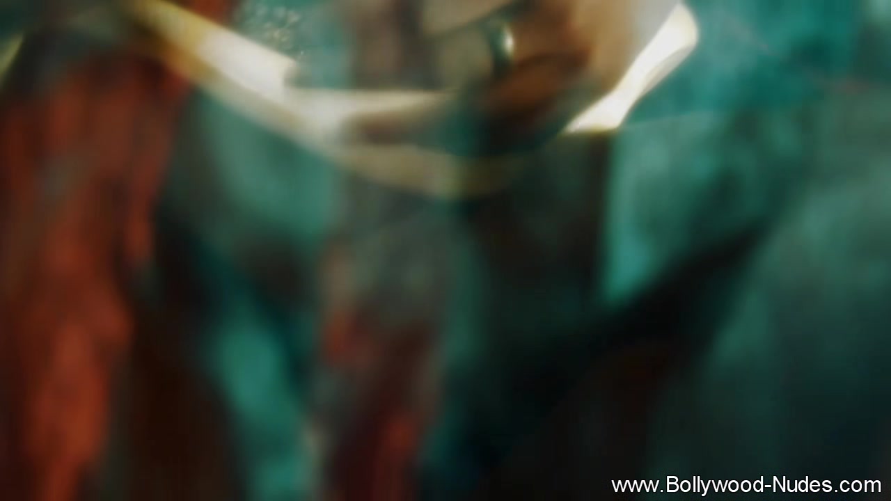 Indian Girlfriend Exposes Her Natural Booty Dance Still