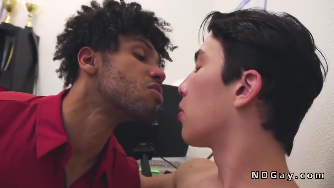 Cameron Neuton In Black Coach Anal Fucked By Football Player 6 Min