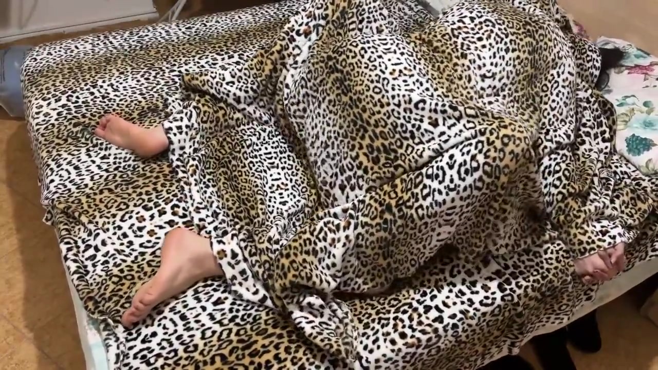 I Fucked My Stepsister To Prove Her That Im Not Gay, I Cum In Her Pussy