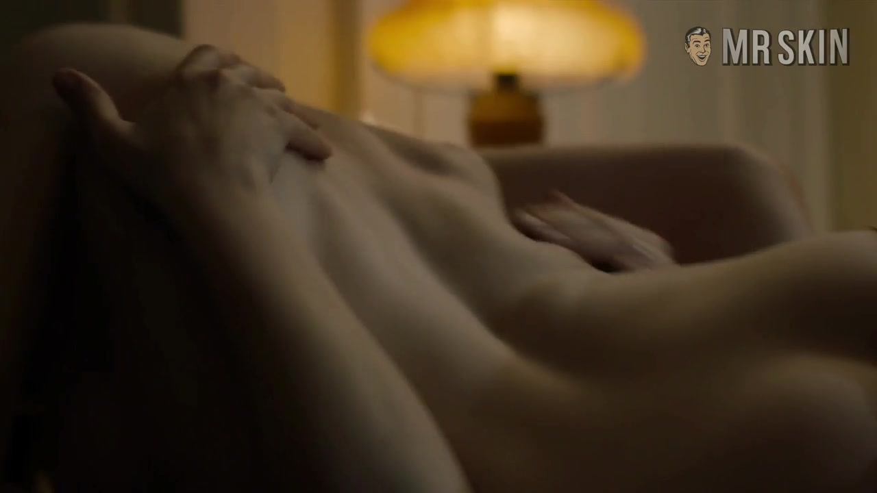 Anna Paquin Shows Her Bee-Cups in Tell It to the Bees - Mr.Skin