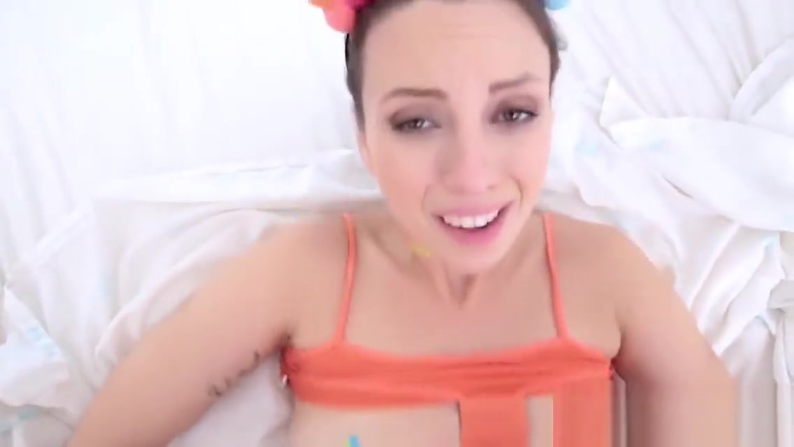Stepsister blows fat cock