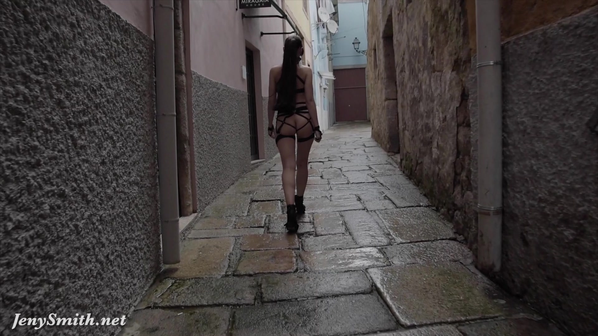 Jeny Smith - MyMokondo strap bondage in public
