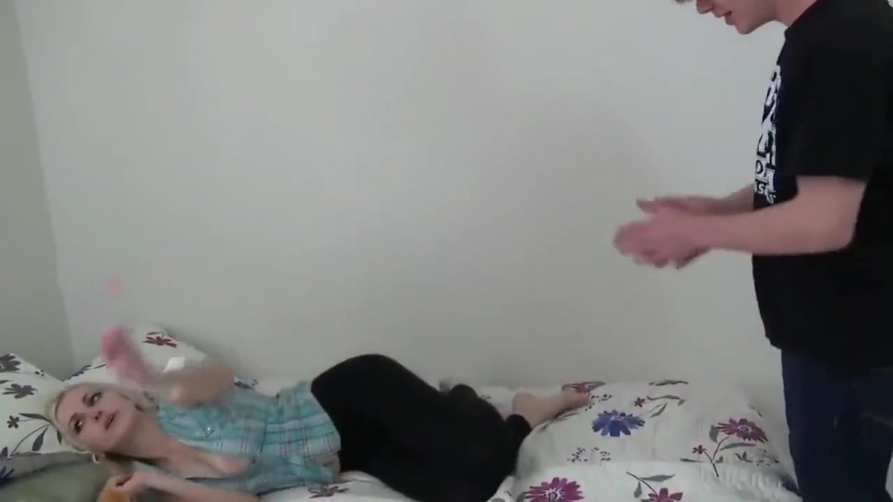 Sexy 18yo blonde Step sister made her redhead stepbrother cum 3 times