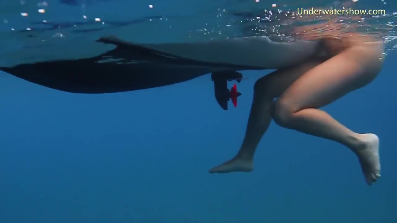 Enjoy Thick Chicks Underwater Lesbians