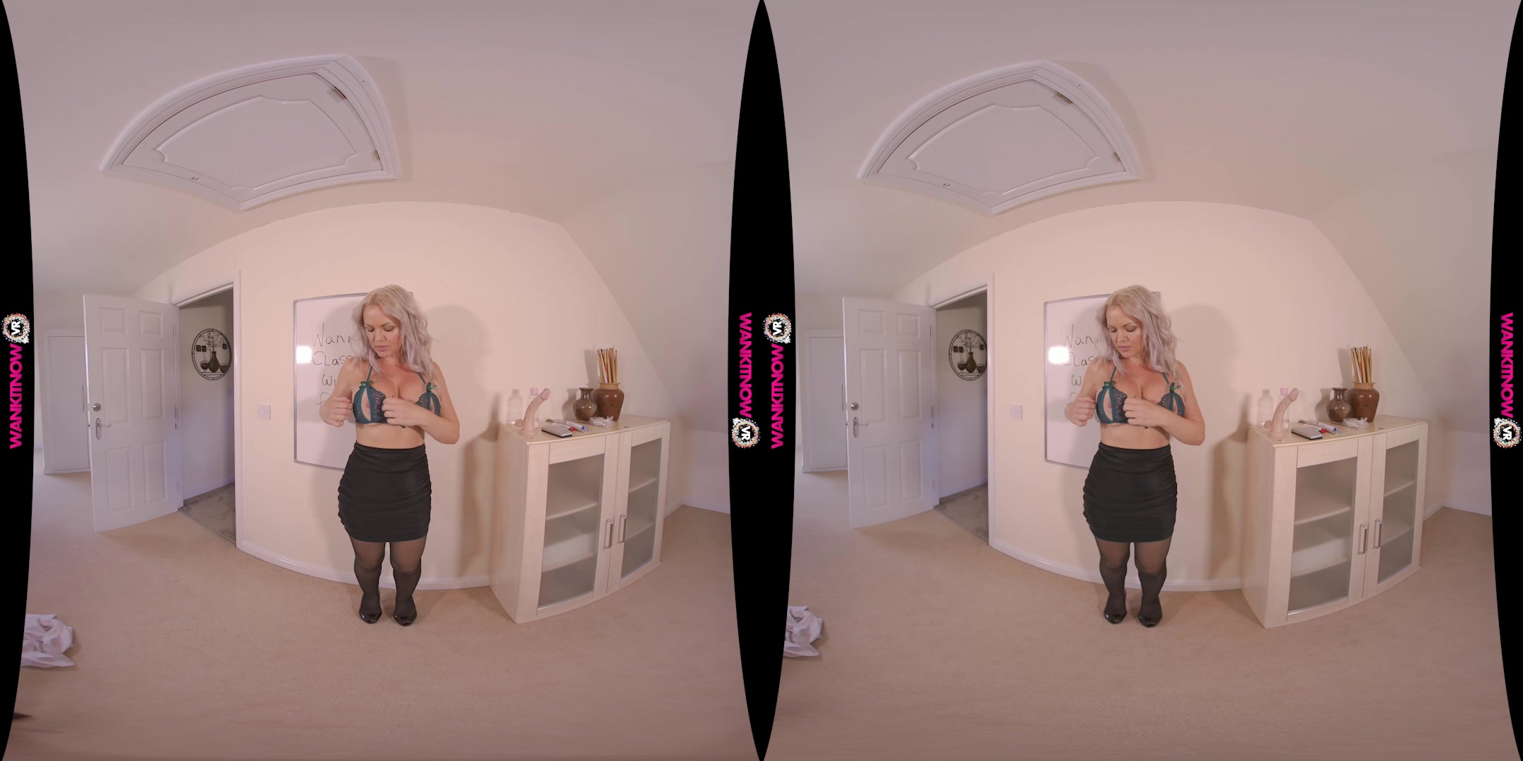Wank Class featuring Frankie Babe - WankitNowVR