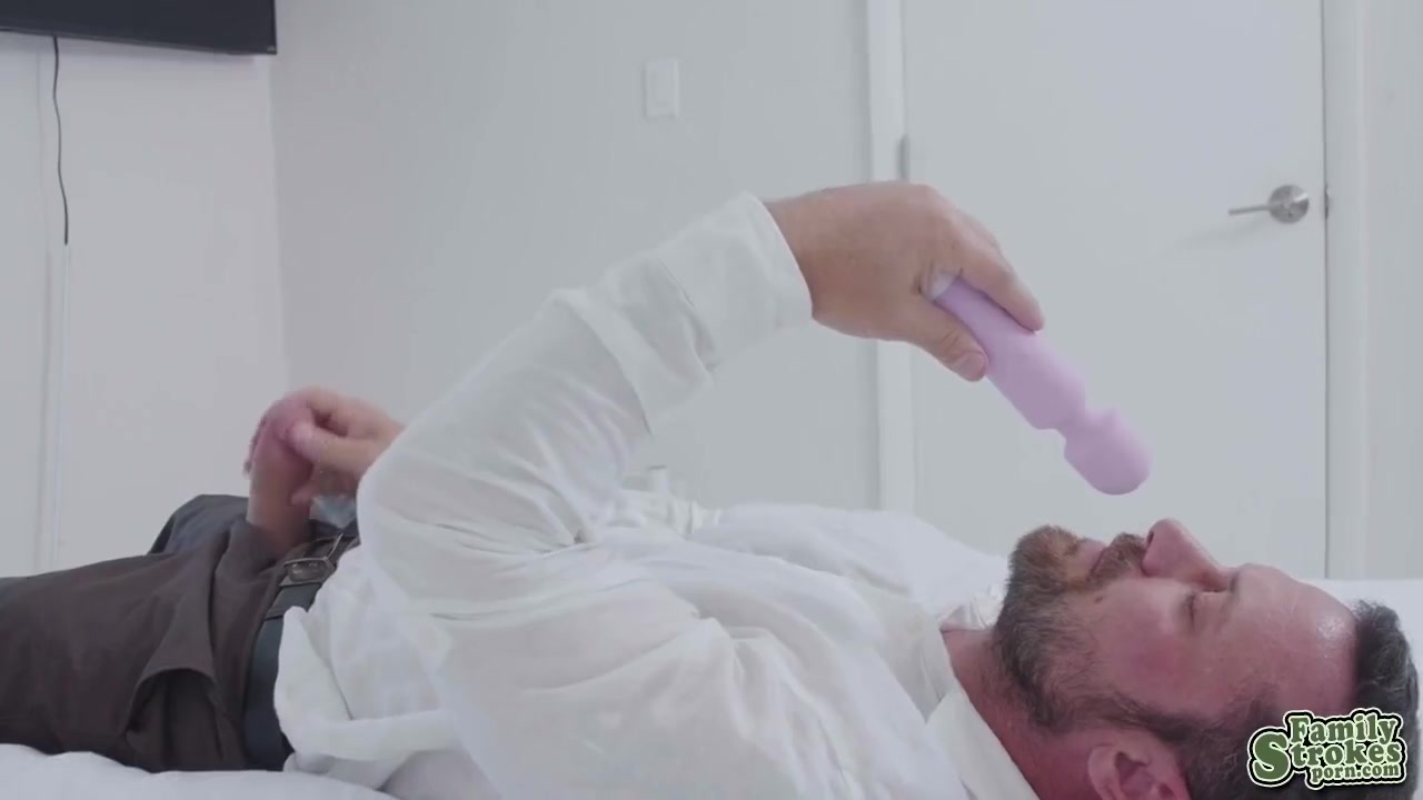 Miles Gets Horny From Biancas Pussy Smell