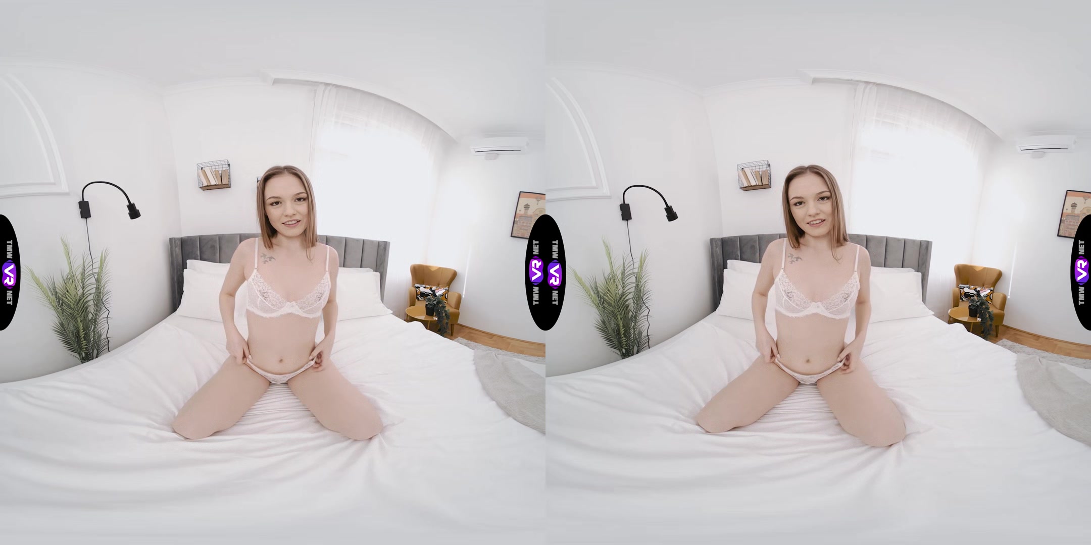 Little spicy show in bed